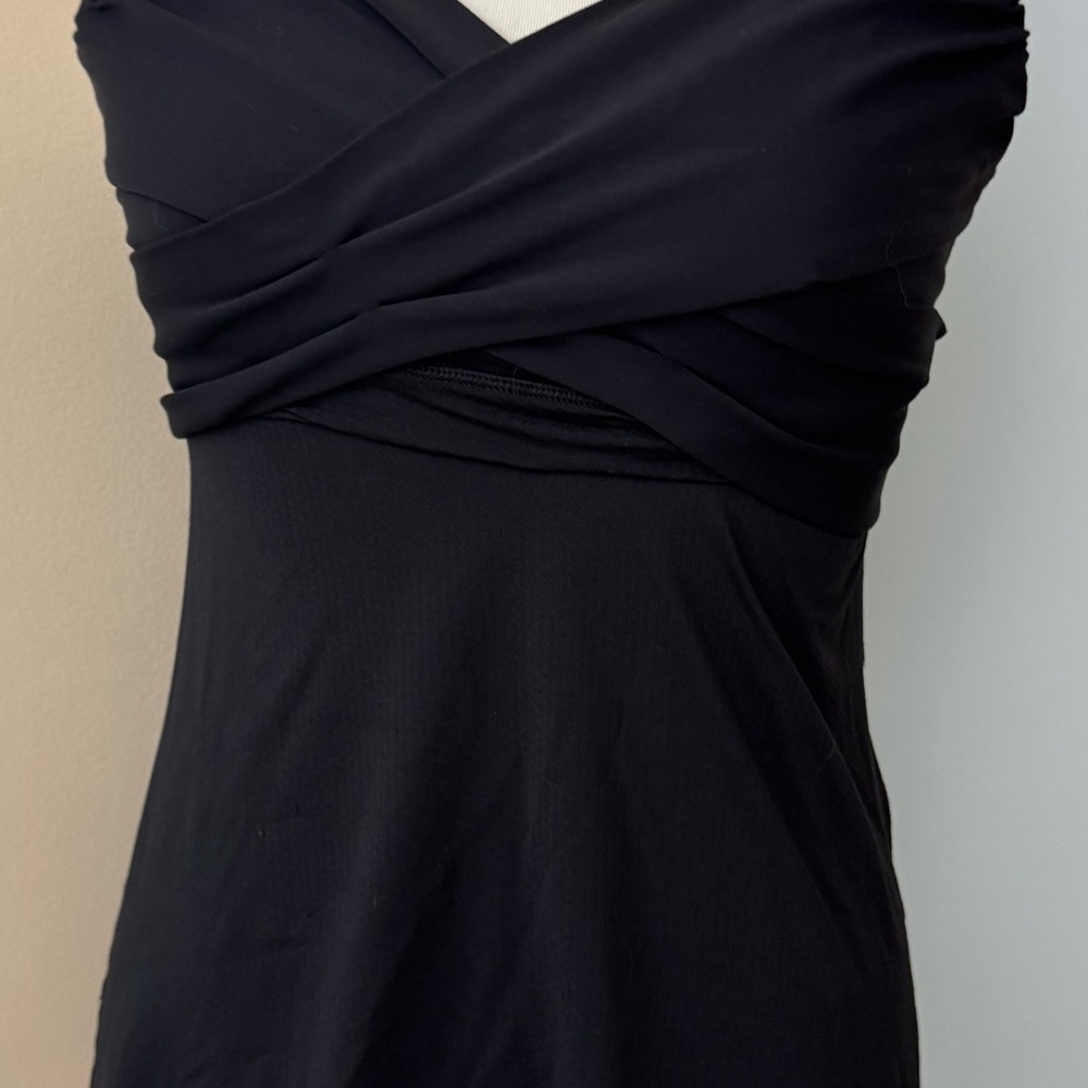 Lululemon Athletica Black Wrap Racerback tank top built in bra sz 8
